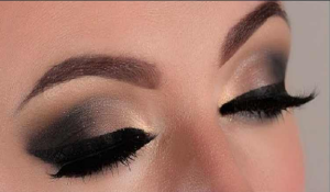 Black Smokey eye makeup